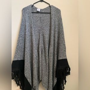 Cabi style #3361 knit cape
